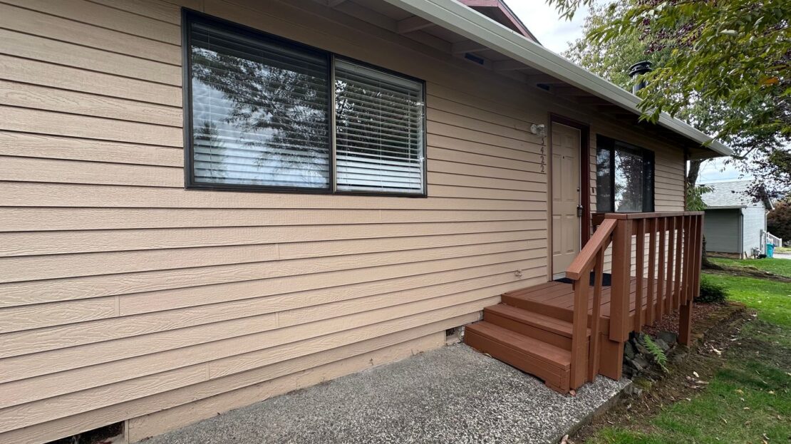 3422 SE 12th St.  - Gresham - Oregon - 2 bed, 1 bath rental property