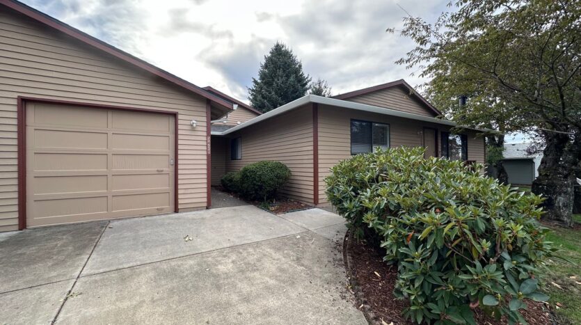 3422 SE 12th St.  - Gresham - Oregon - 2 bed, 1 bath rental property