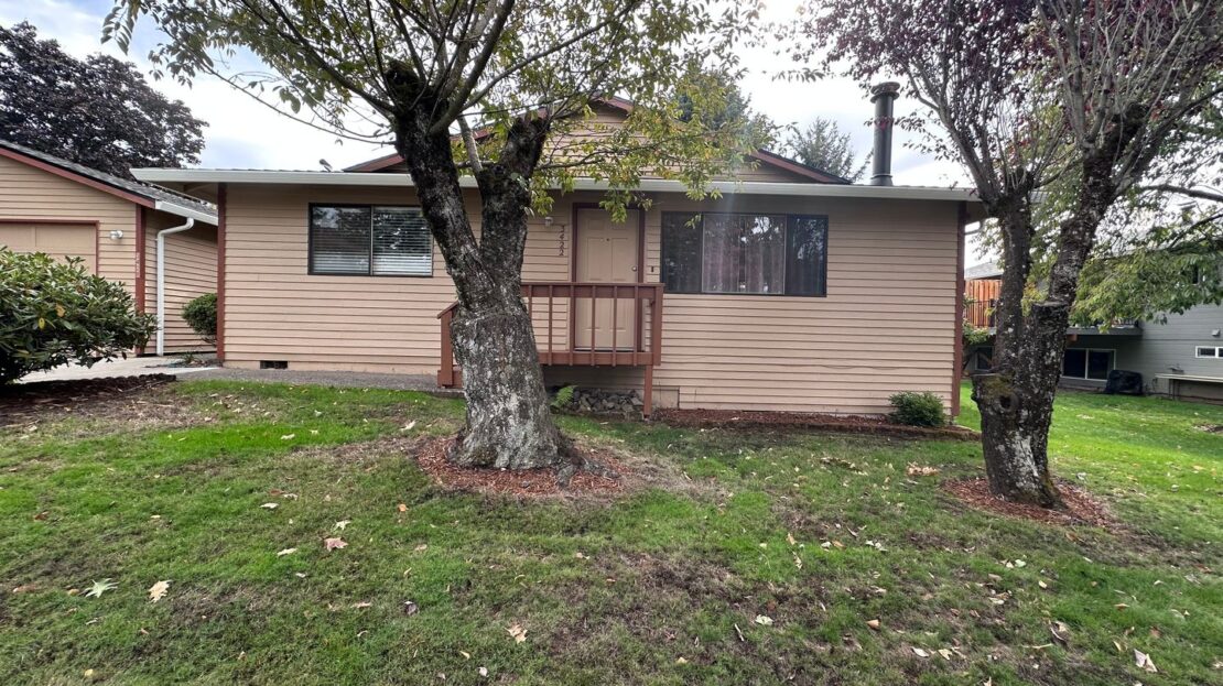 3422 SE 12th St.  - Gresham - Oregon - 2 bed, 1 bath rental property