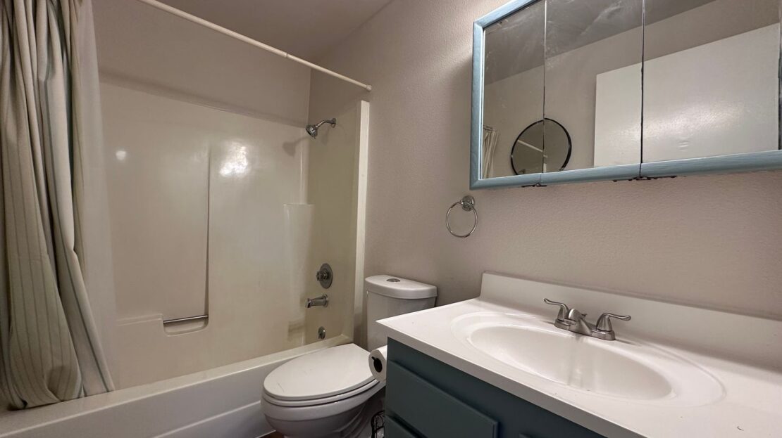 3422 SE 12th St.  - Gresham - Oregon - 2 bed, 1 bath rental property