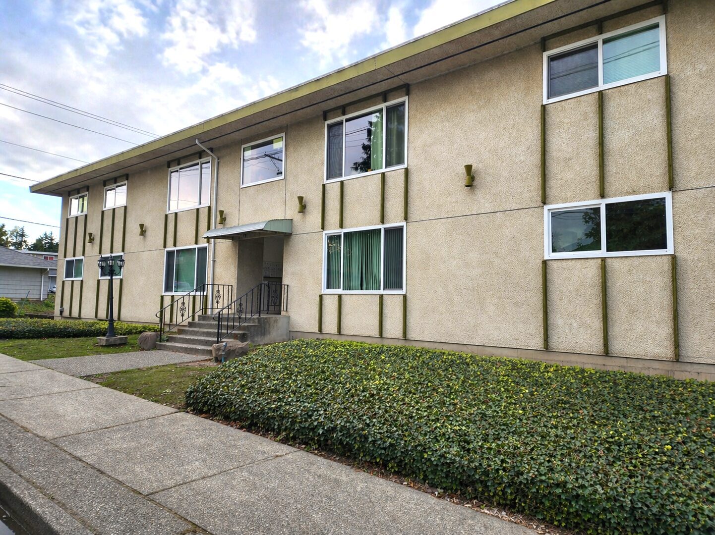 3432 Hoyt Ave Unit 6 - Everett - Washington - 2 bed, 1 bath rental property
