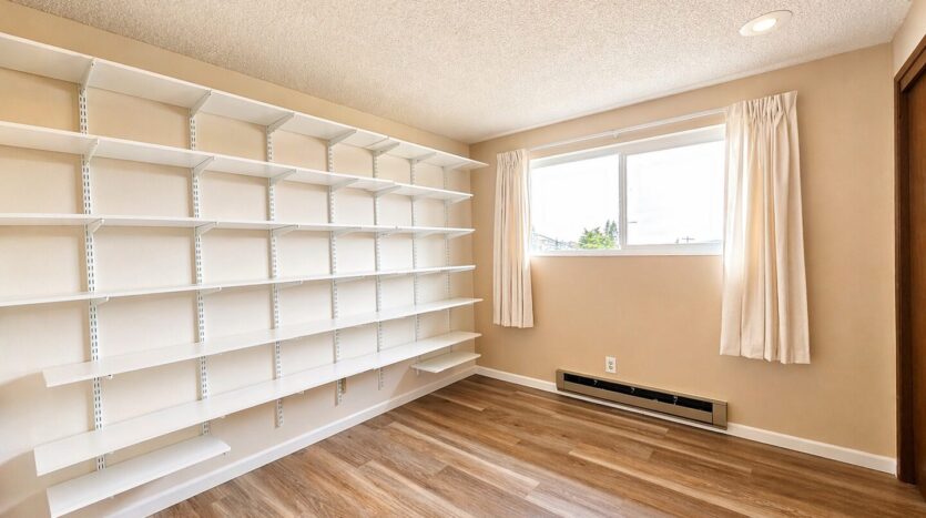 3432 Hoyt Ave Unit 6 - Everett - Washington - 2 bed, 1 bath rental property