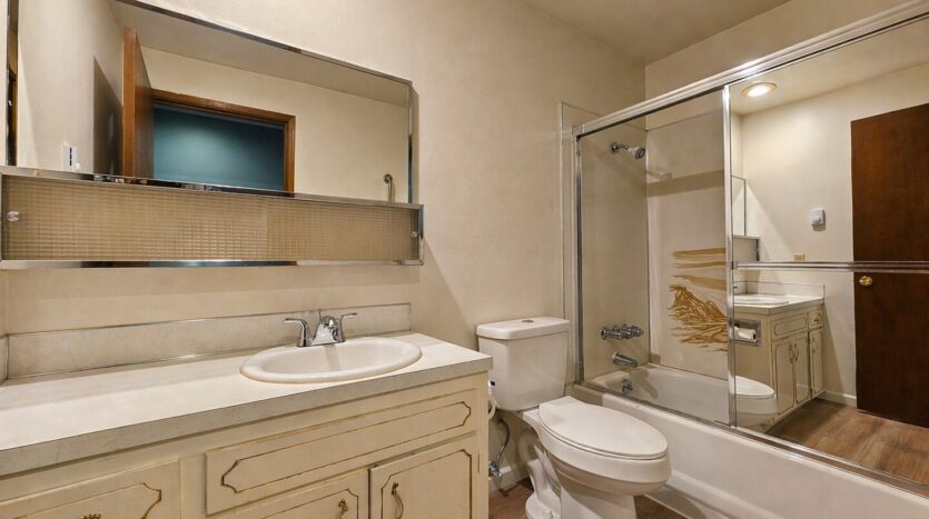 3432 Hoyt Ave Unit 6 - Everett - Washington - 2 bed, 1 bath rental property