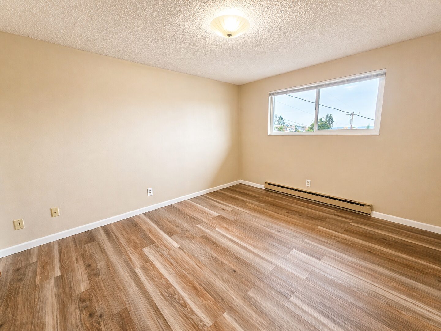 3432 Hoyt Ave Unit 6 - Everett - Washington - 2 bed, 1 bath rental property