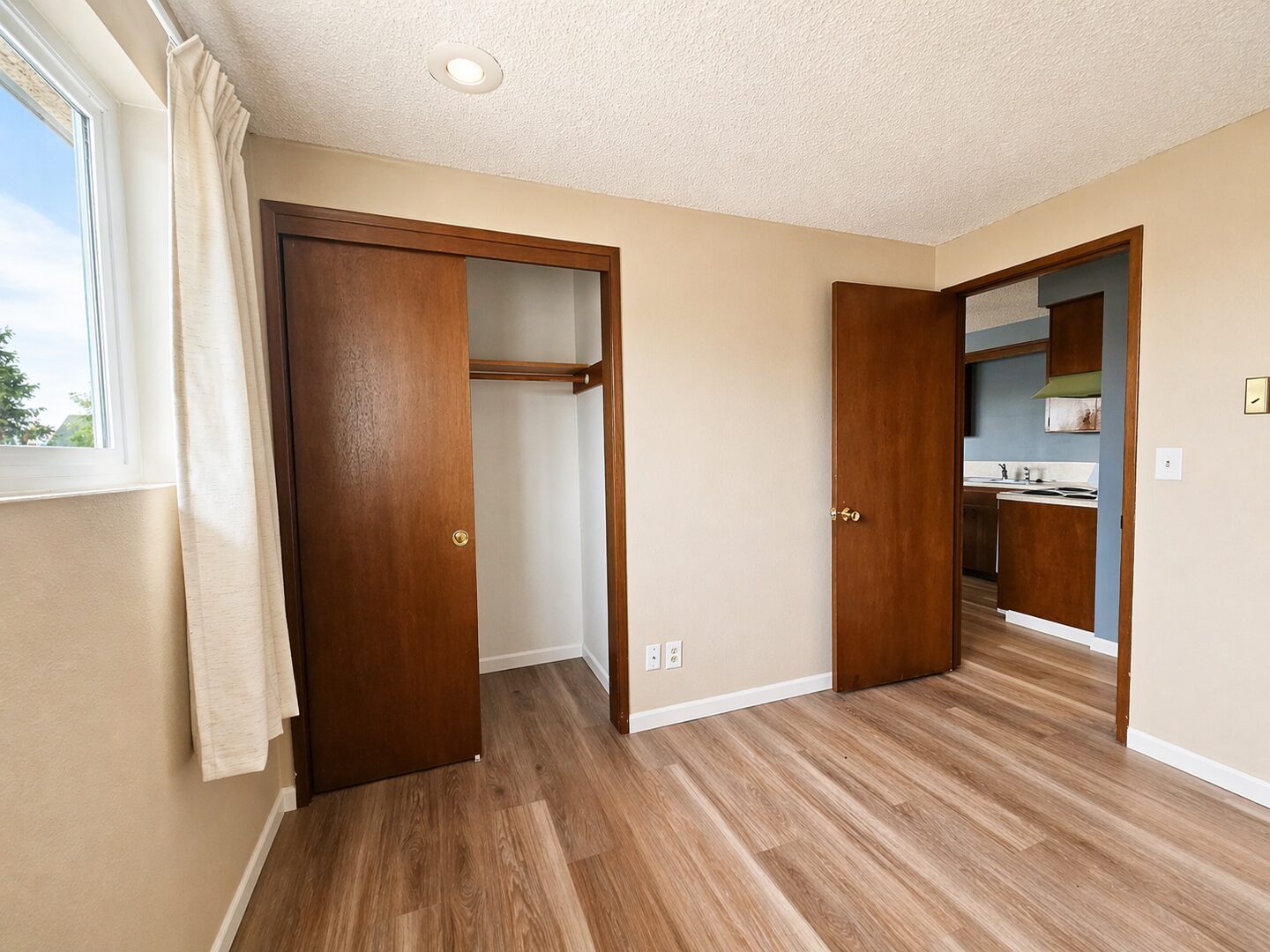 3432 Hoyt Ave Unit 6 - Everett - Washington - 2 bed, 1 bath rental property