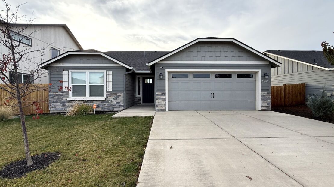 3483 NW 9th St  - Redmond - Oregon - 3 bed, 2 bath rental property