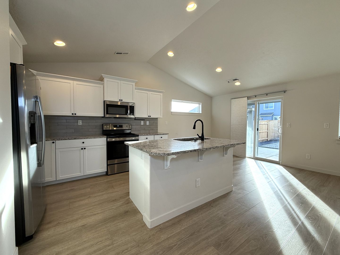 3483 NW 9th St  - Redmond - Oregon - 3 bed, 2 bath rental property