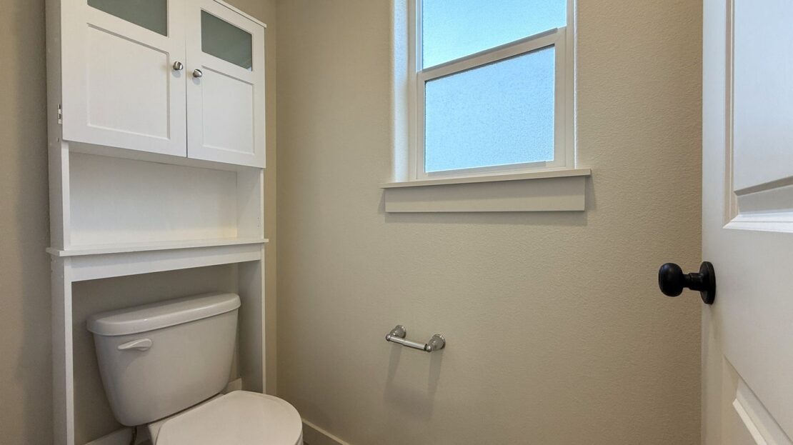 3483 NW 9th St  - Redmond - Oregon - 3 bed, 2 bath rental property