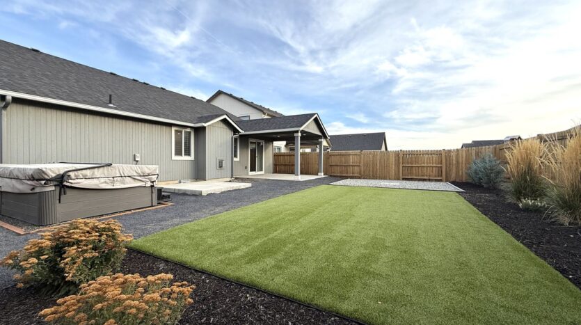 3483 NW 9th St  - Redmond - Oregon - 3 bed, 2 bath rental property