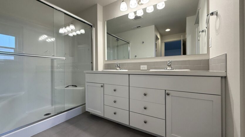 3483 NW 9th St  - Redmond - Oregon - 3 bed, 2 bath rental property