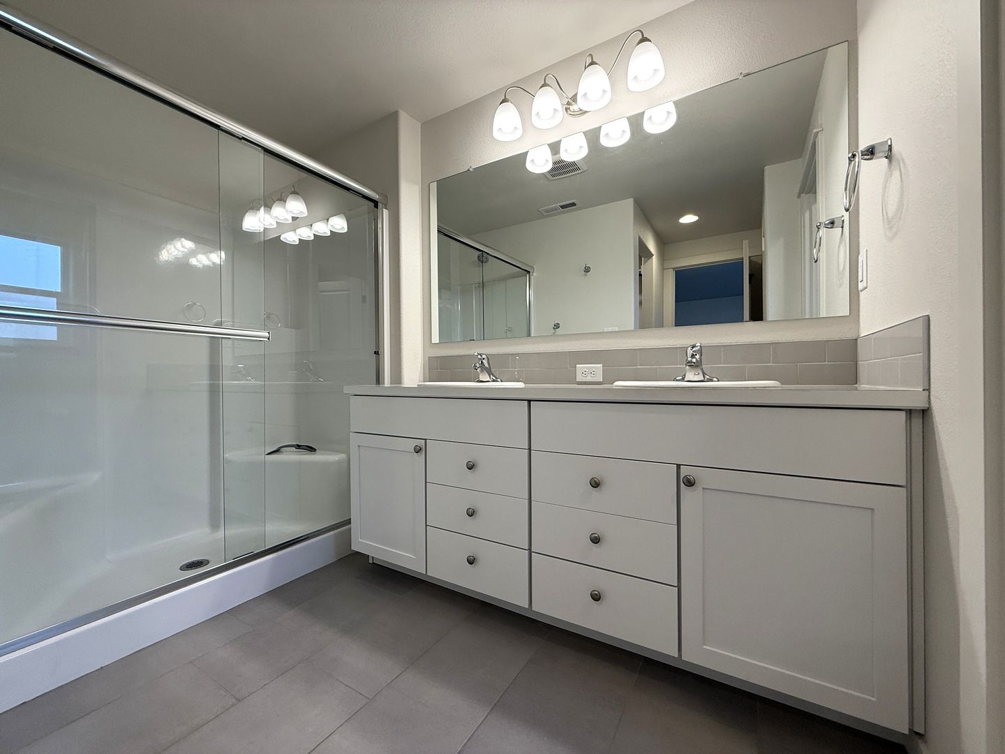 3483 NW 9th St  - Redmond - Oregon - 3 bed, 2 bath rental property