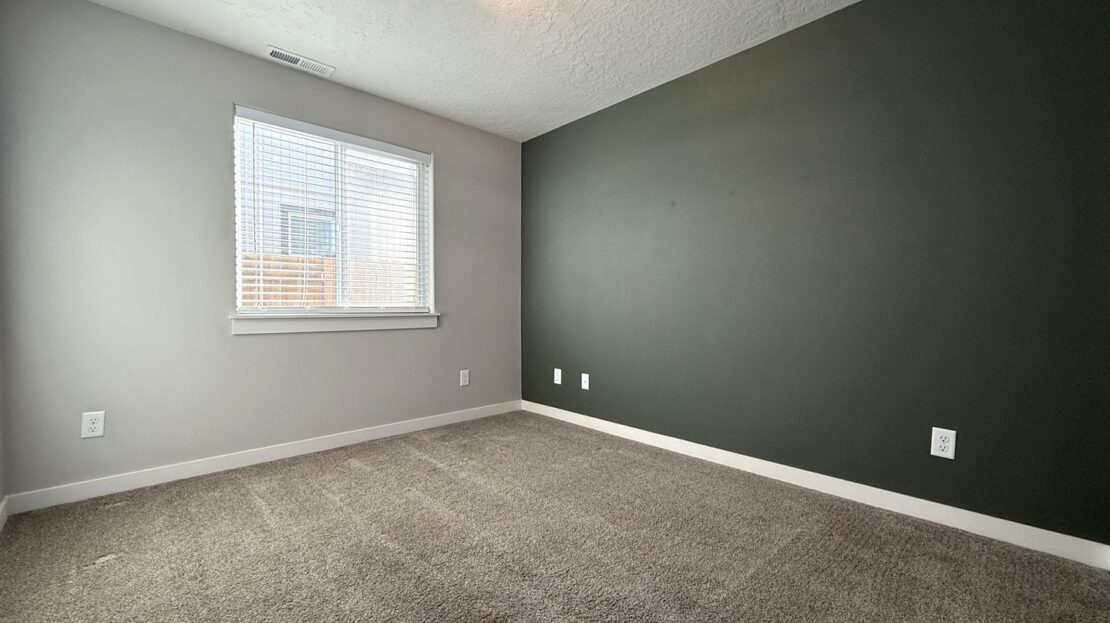 3483 NW 9th St  - Redmond - Oregon - 3 bed, 2 bath rental property