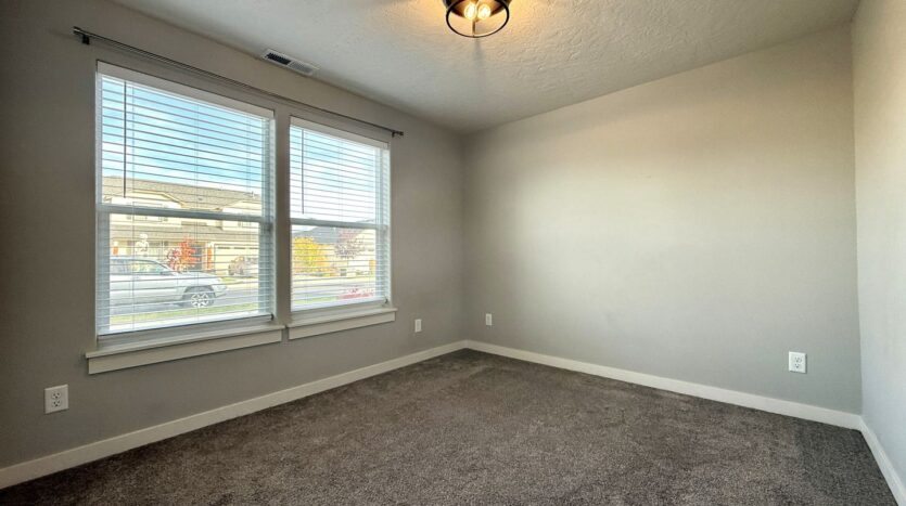 3483 NW 9th St  - Redmond - Oregon - 3 bed, 2 bath rental property