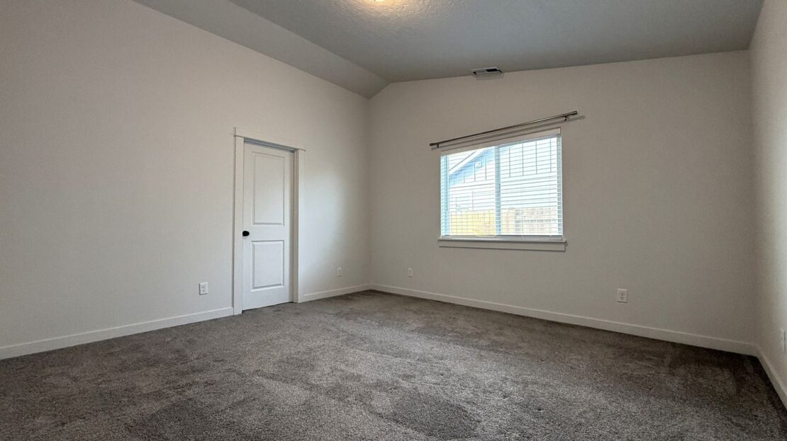 3483 NW 9th St  - Redmond - Oregon - 3 bed, 2 bath rental property