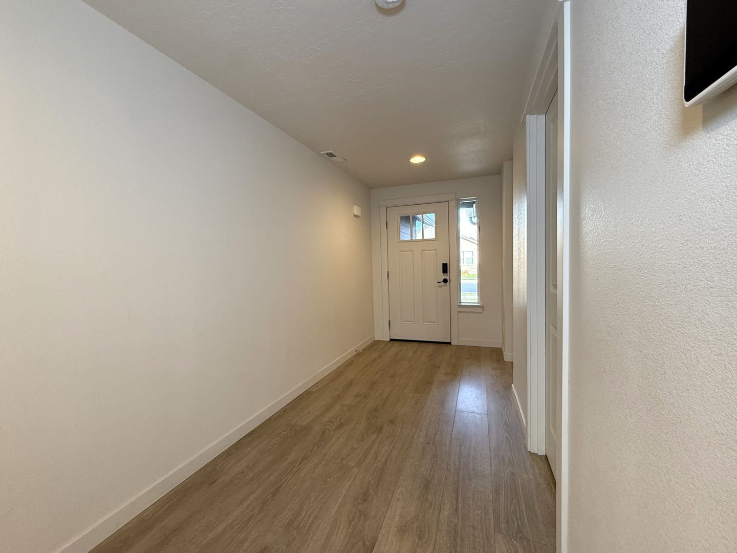 3483 NW 9th St  - Redmond - Oregon - 3 bed, 2 bath rental property