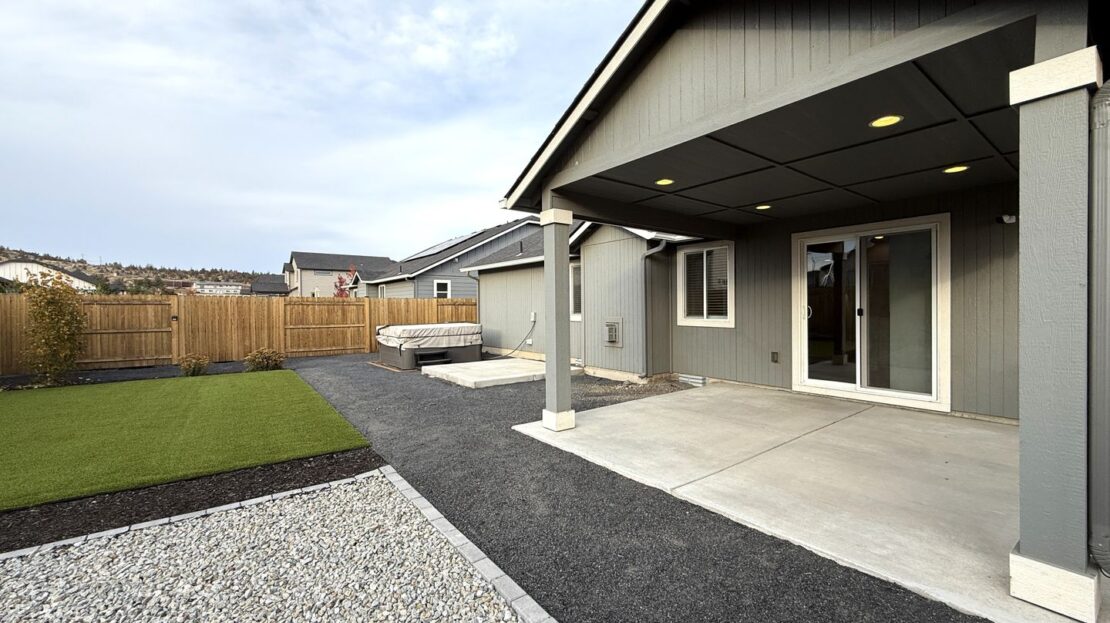 3483 NW 9th St  - Redmond - Oregon - 3 bed, 2 bath rental property