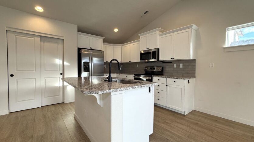 3483 NW 9th St  - Redmond - Oregon - 3 bed, 2 bath rental property