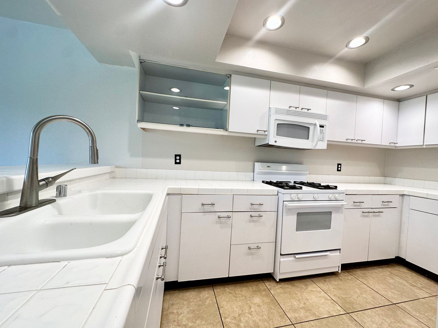 35200 Cathedral Canyon  Unit G53 - Cathedral City - California - 2 bed, 2 bath rental property