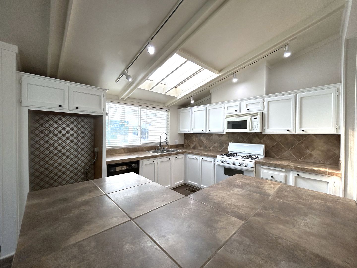 35249 Bandana Circle - Thousand Palms - California - 2 bed, 2 bath rental property