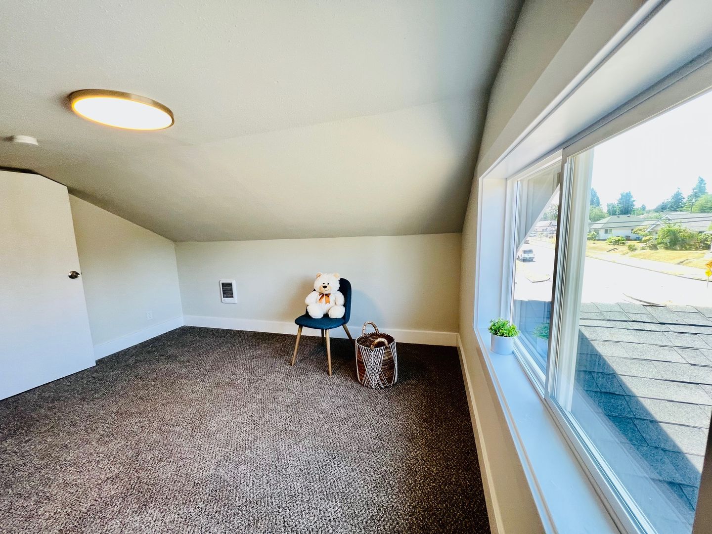 3637 S Ainsworth Ave - Tacoma - Washington - 4 bed, 2 bath rental property