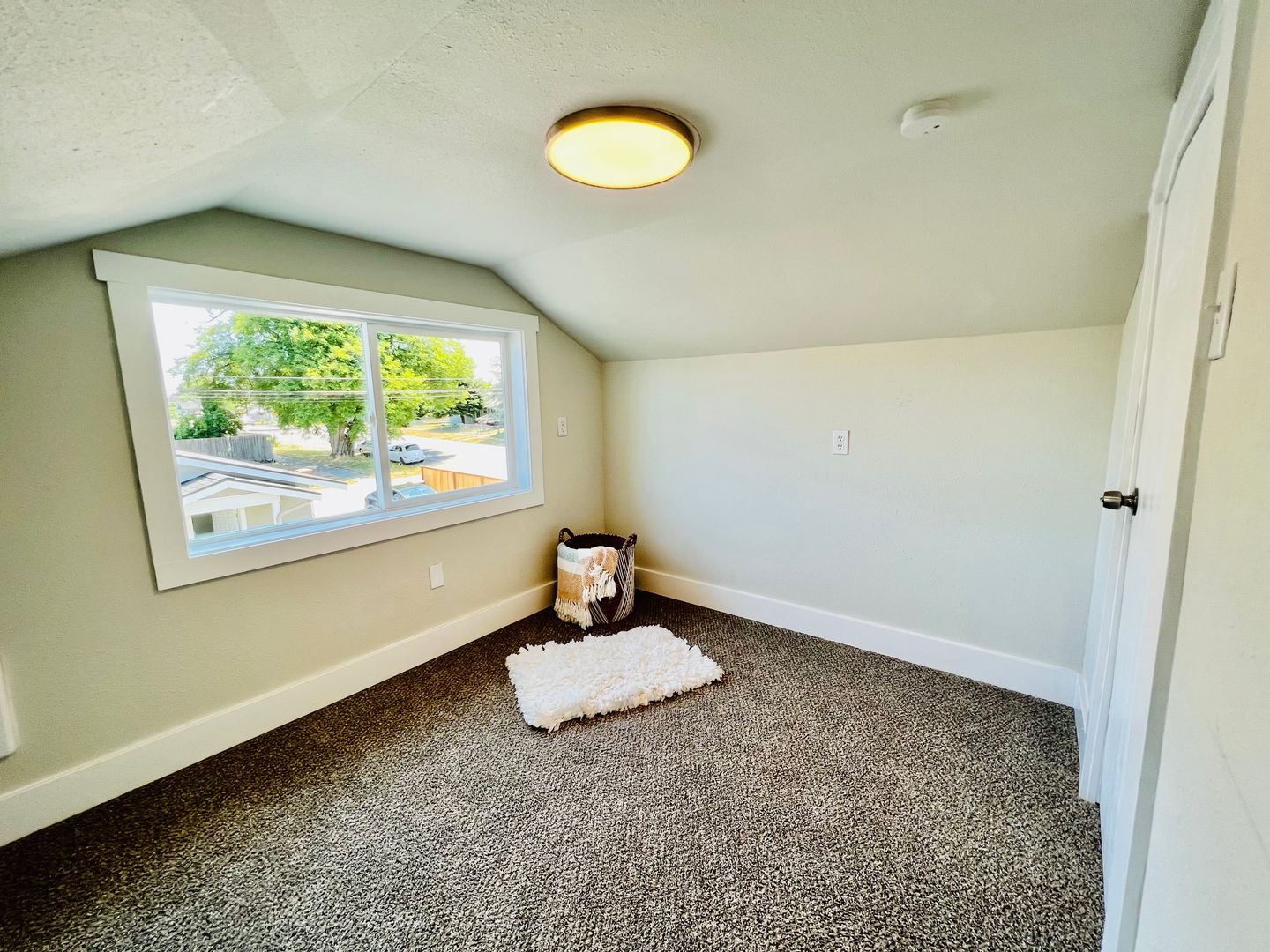 3637 S Ainsworth Ave - Tacoma - Washington - 4 bed, 2 bath rental property