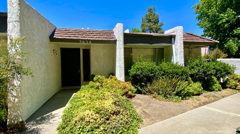3654 Summershore Lane  - Westlake Village - California - 3 bed, 2 bath rental property