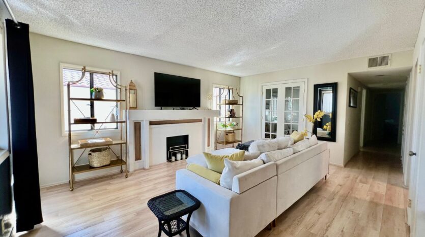 373 W Mariscal Rd - Palm Springs - California - 3 bed, 2 bath rental property