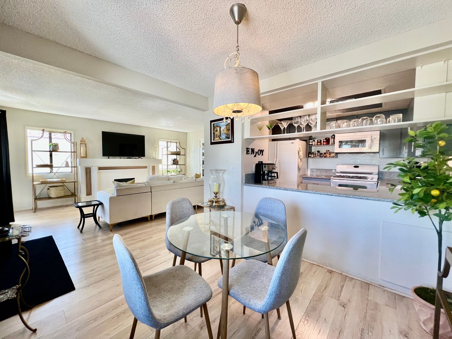 373 W Mariscal Rd - Palm Springs - California - 3 bed, 2 bath rental property