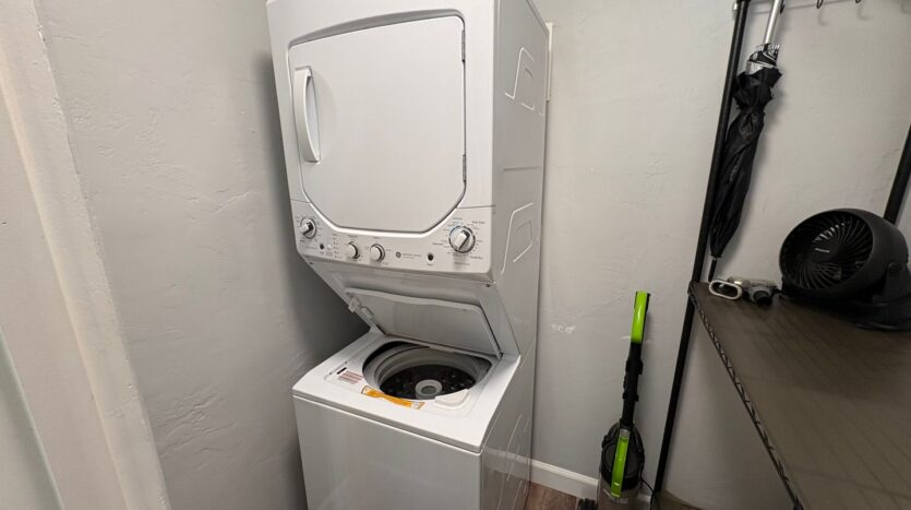 3759 Strand Way - San Diego - California - 1 bed, 1 bath rental property