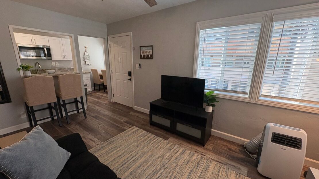 3759 Strand Way - San Diego - California - 1 bed, 1 bath rental property