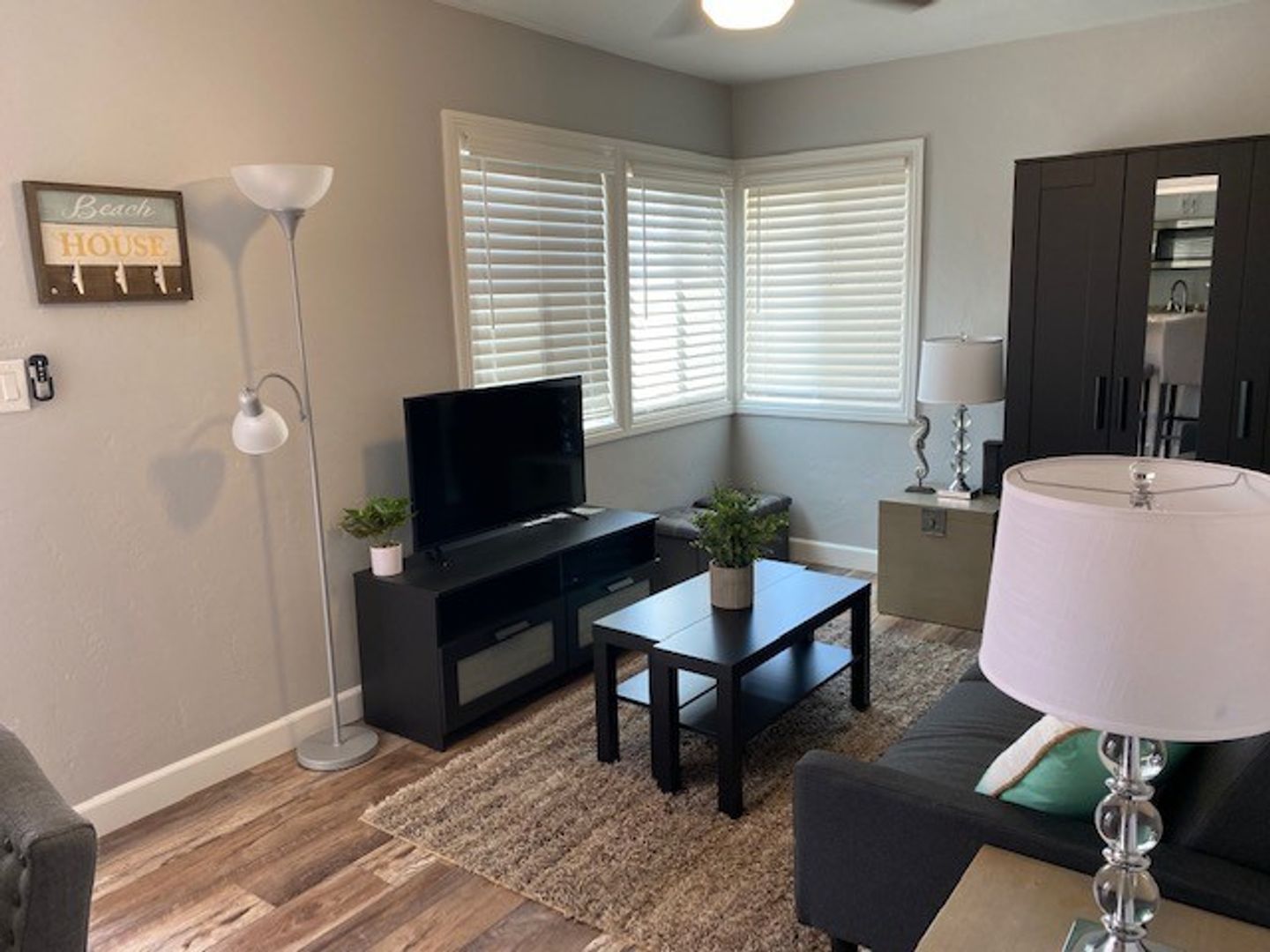 3759 Strand Way - San Diego - California - 1 bed, 1 bath rental property