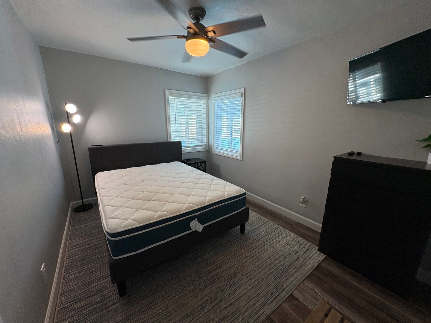 3759 Strand Way - San Diego - California - 1 bed, 1 bath rental property