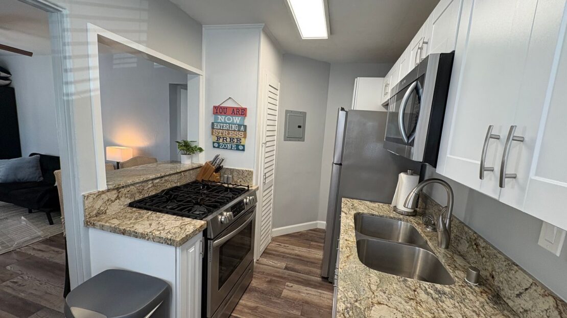 3759 Strand Way - San Diego - California - 1 bed, 1 bath rental property