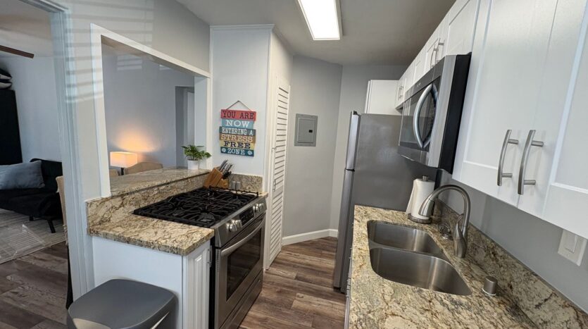 3759 Strand Way - San Diego - California - 1 bed, 1 bath rental property