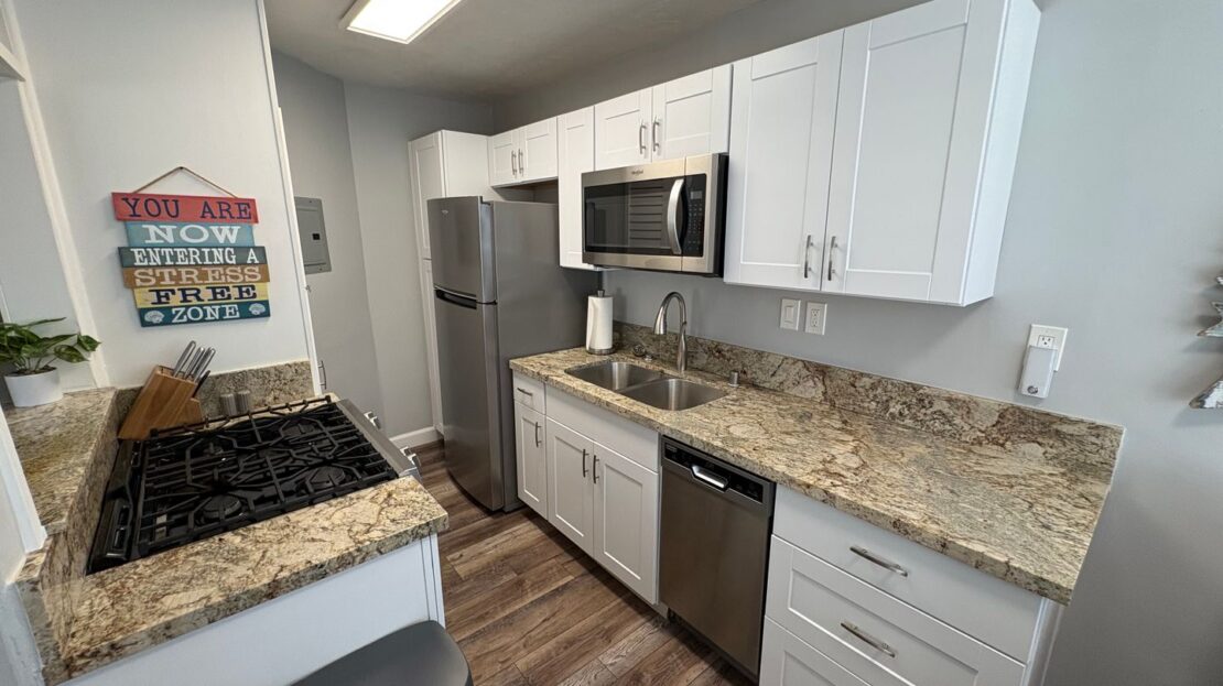 3759 Strand Way - San Diego - California - 1 bed, 1 bath rental property