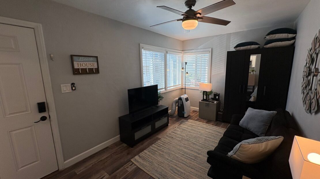 3759 Strand Way - San Diego - California - 1 bed, 1 bath rental property