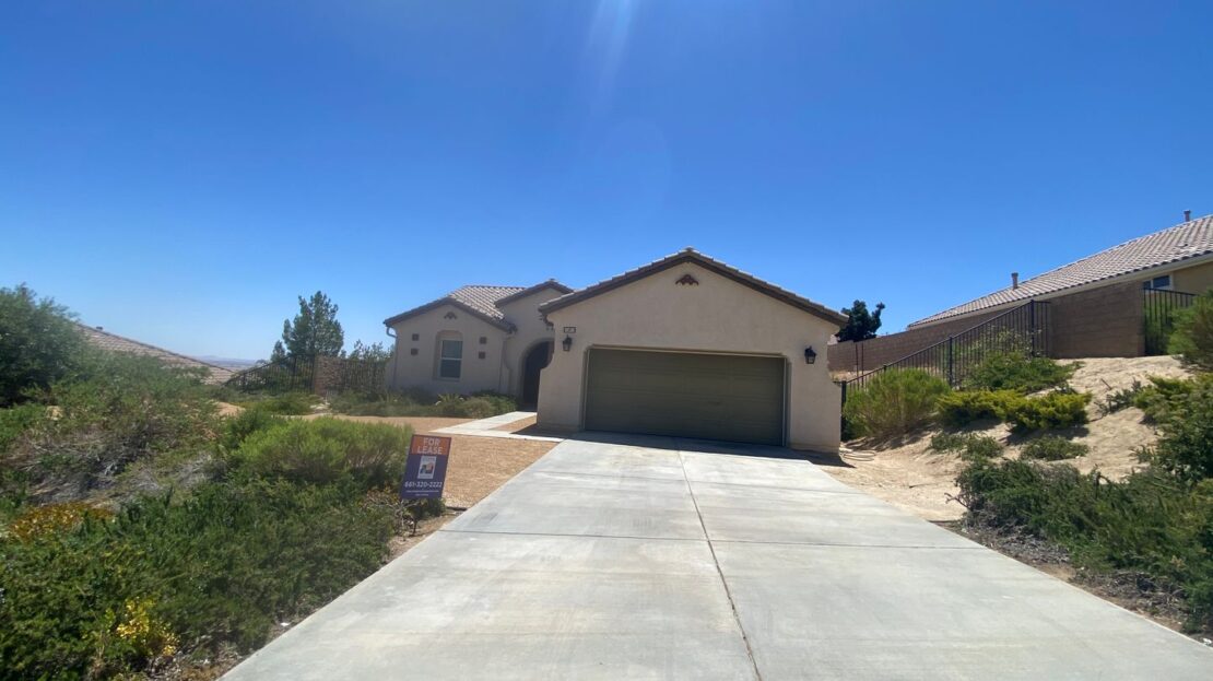 38442 Siamese Ln. - Palmdale - California - 3 bed, 2 bath rental property