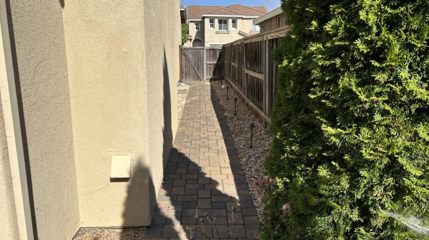 3906 Glacier Court - Vallejo - California - 4 bed, 3.5 bath rental property