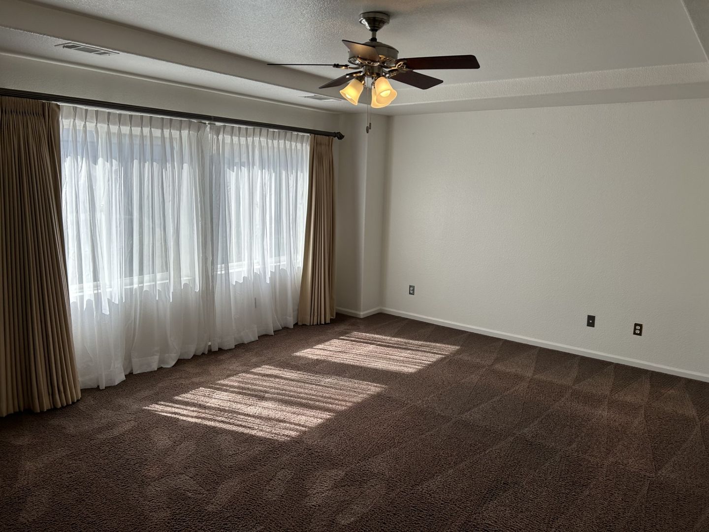 3906 Glacier Court - Vallejo - California - 4 bed, 3.5 bath rental property