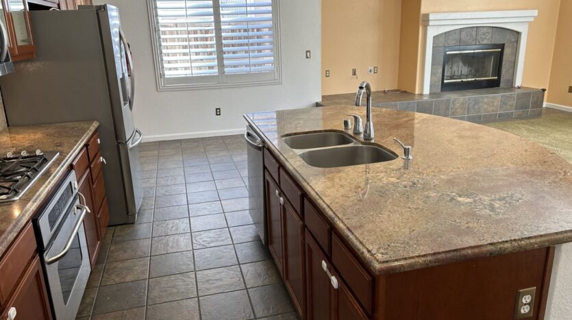 3906 Glacier Court - Vallejo - California - 4 bed, 3.5 bath rental property