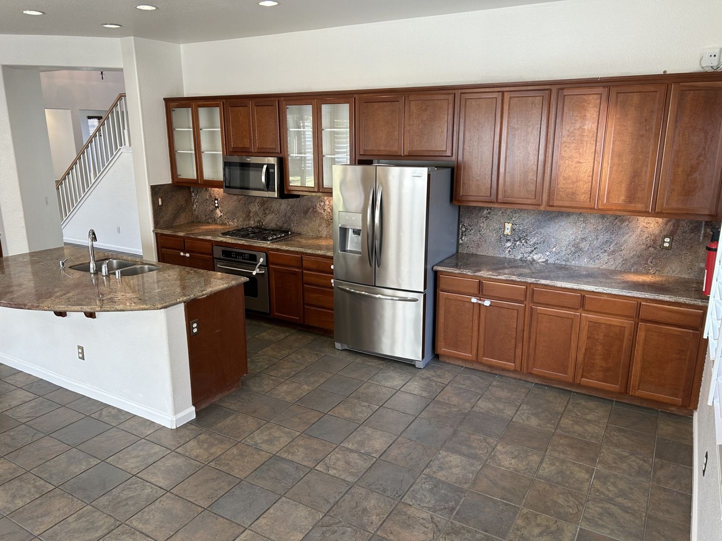 3906 Glacier Court - Vallejo - California - 4 bed, 3.5 bath rental property