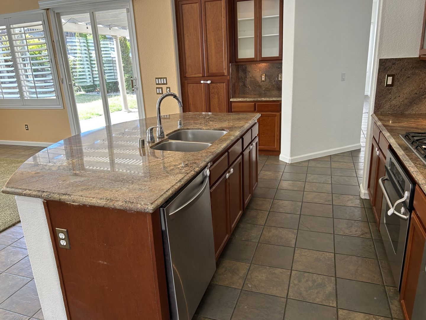 3906 Glacier Court - Vallejo - California - 4 bed, 3.5 bath rental property