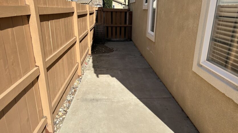 3906 Glacier Court - Vallejo - California - 4 bed, 3.5 bath rental property