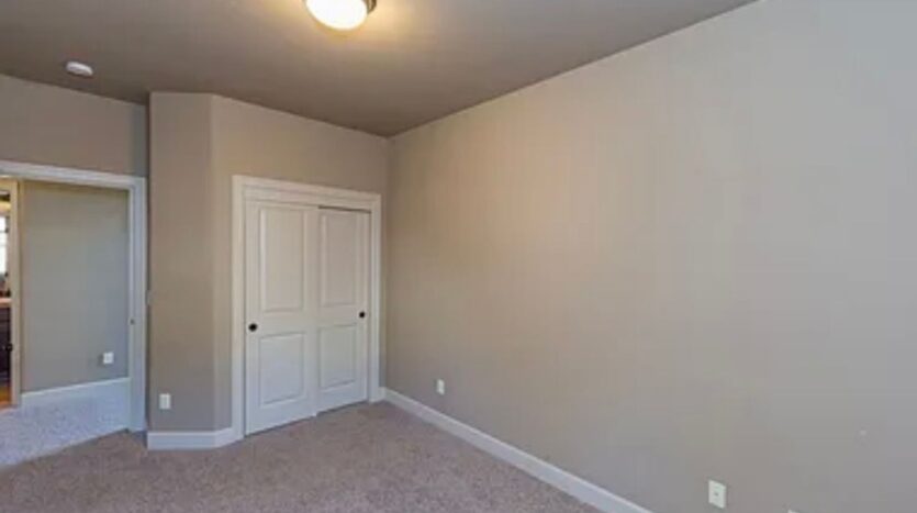 39381 Trillium St.  - Sandy - Oregon - 4 bed, 2.5 bath rental property