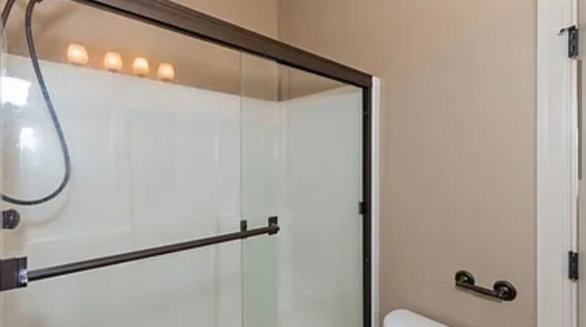 39381 Trillium St.  - Sandy - Oregon - 4 bed, 2.5 bath rental property