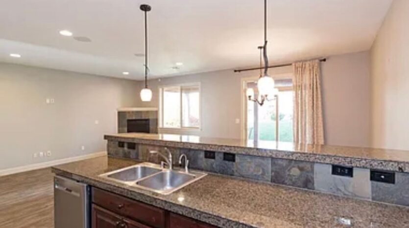 39381 Trillium St.  - Sandy - Oregon - 4 bed, 2.5 bath rental property