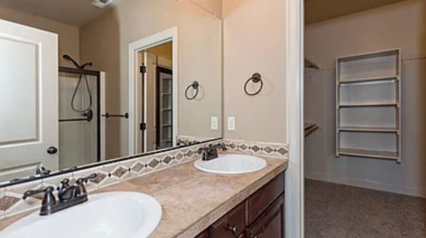 39381 Trillium St.  - Sandy - Oregon - 4 bed, 2.5 bath rental property