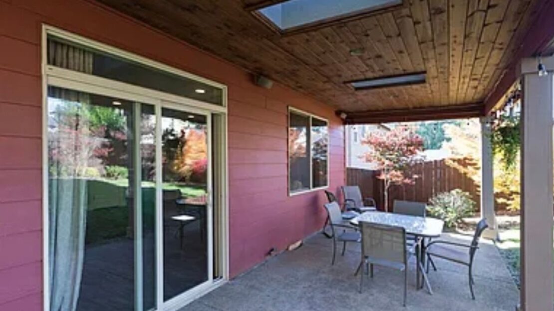 39381 Trillium St.  - Sandy - Oregon - 4 bed, 2.5 bath rental property