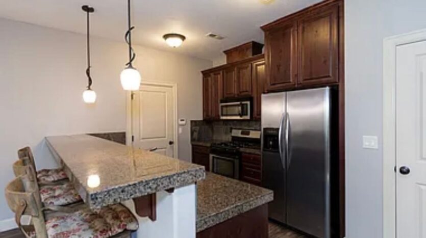 39381 Trillium St.  - Sandy - Oregon - 4 bed, 2.5 bath rental property