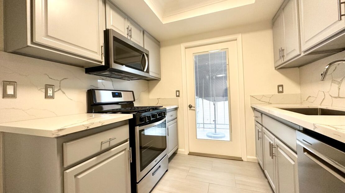 400 N Sunrise Apt 270 - Palm Springs - California - 2 bed, 2 bath rental property